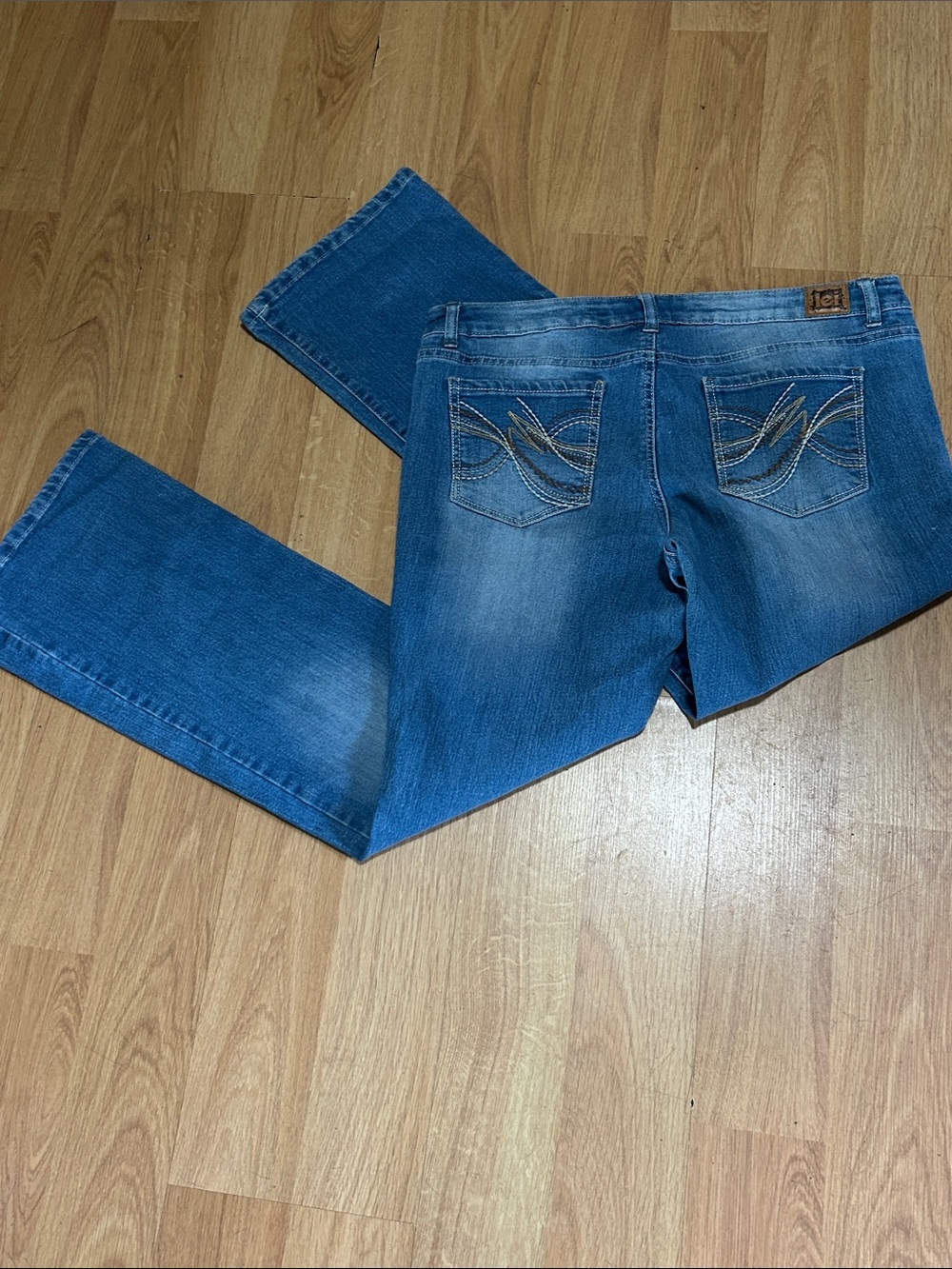 lei  Ashley Low Rise Blue Bootcut Jeans with Embroidered Back Pockets  15 Reg